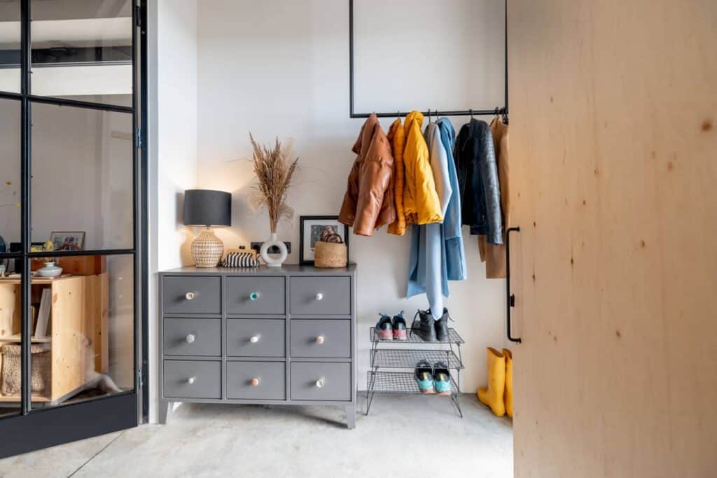 Open vestiaire in de inkomhal