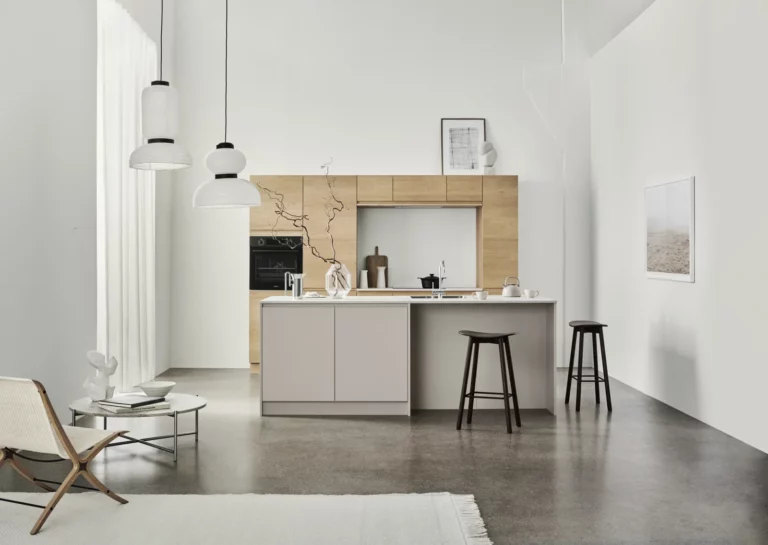 Kvik onthult Noliam in wood en arizona beige