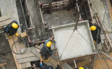 Het slechte weer heeft invloed op de bouwsector