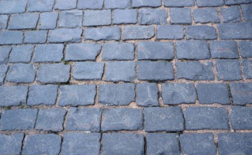 Oprit in Blauwe Hardsteen Kasseien: Voordelen, Soorten & Prijs