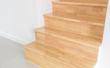 Hedendaagse houten trap
