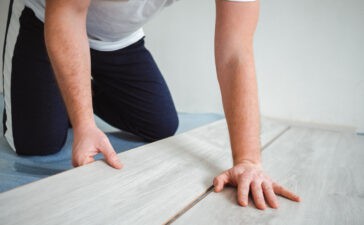 PVC Vloer laten leggen: Wat kost dat?