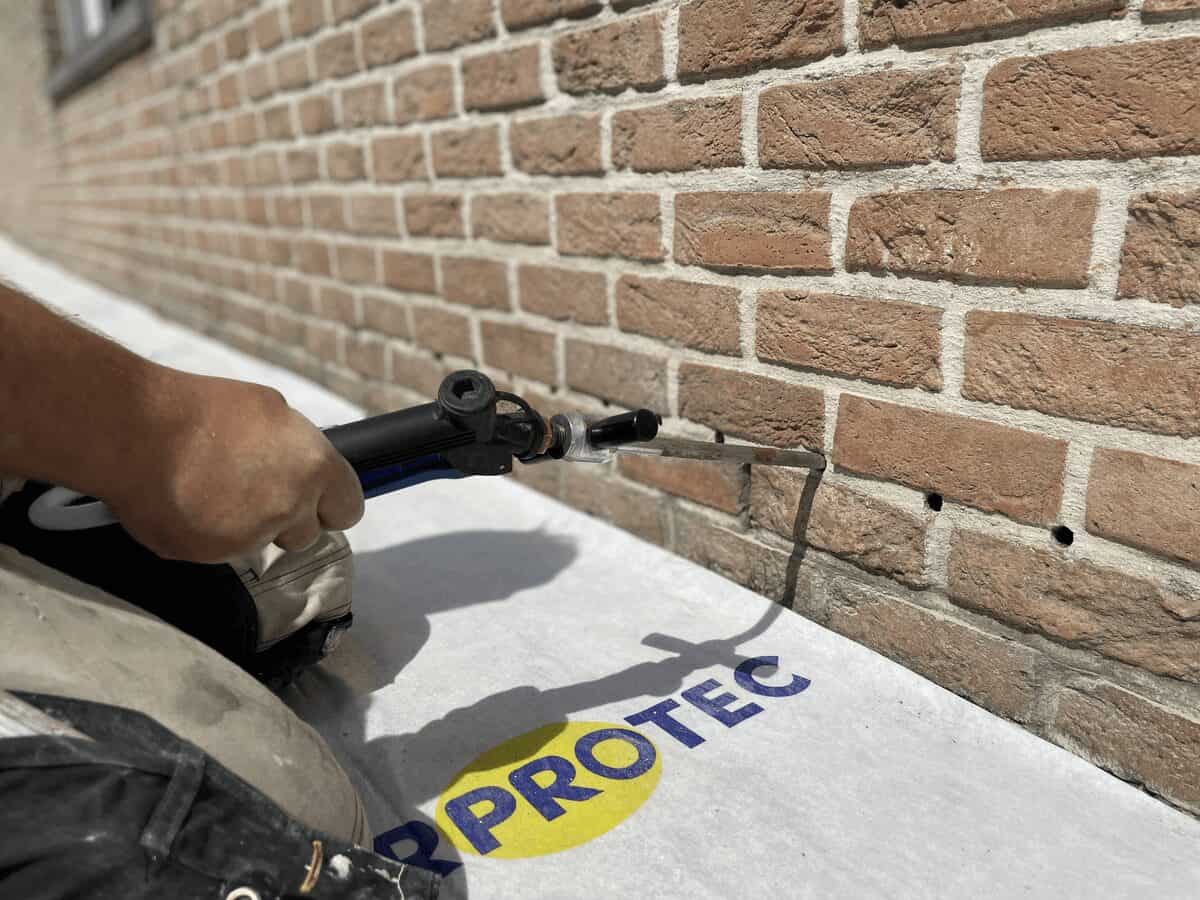 injectie buitenmuur tegen opstijgend vocht © Murprotec