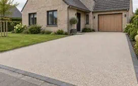 Oprit aanleggen in voortuin