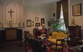 Salon in de pastorij, Openluchtmuseum Bokrijk. Foto: Ludvig14, Wikimedia Commons, CC BY-SA 4.0